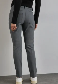 Broek met ritsdetails