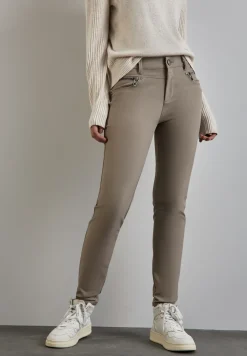 Broek met ritsdetails