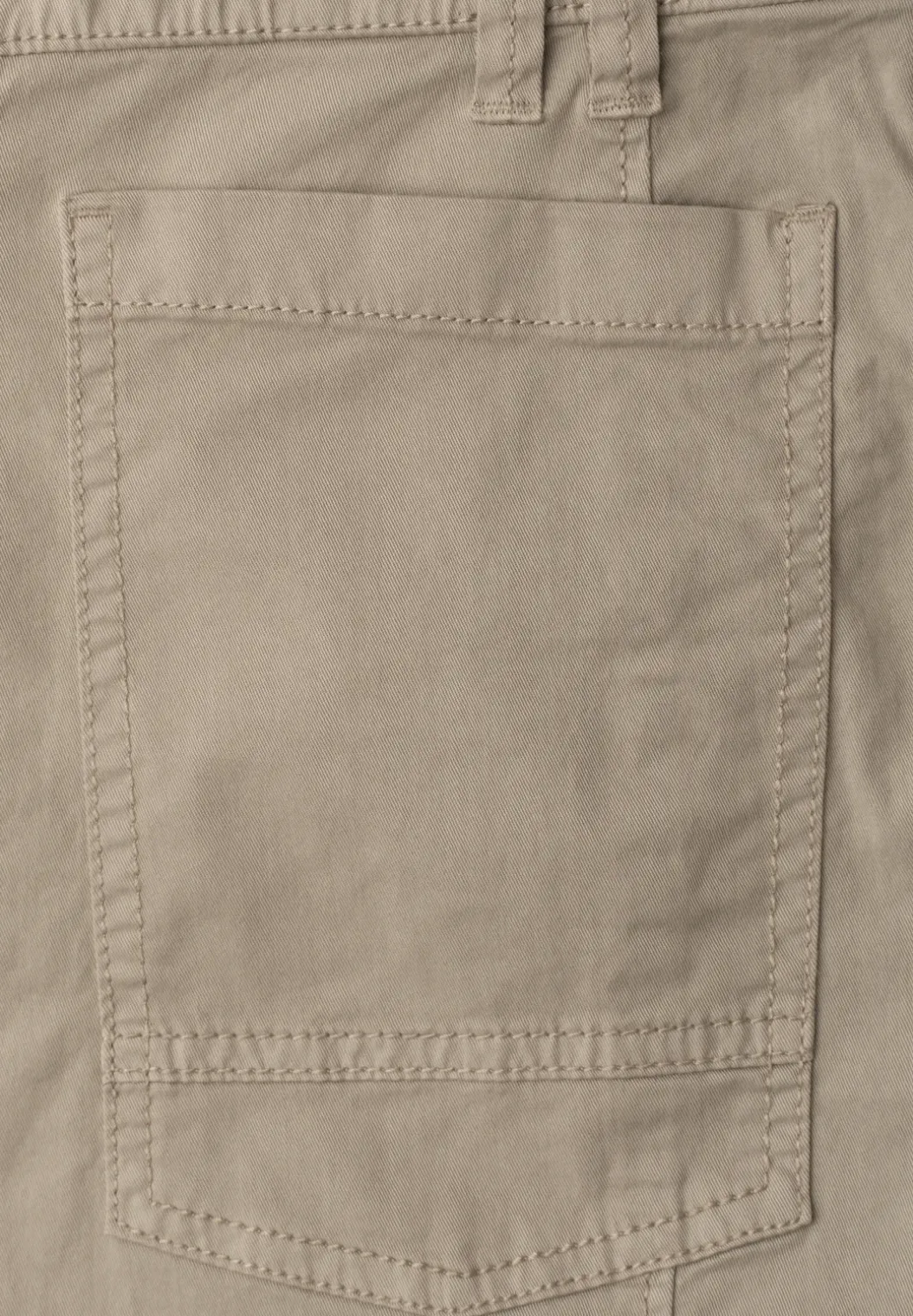 Broek met taps toelopende pijpen van keperstof