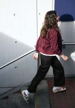 Broek met wijde pijpen in keperstof