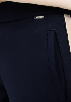 Broek met banddetail