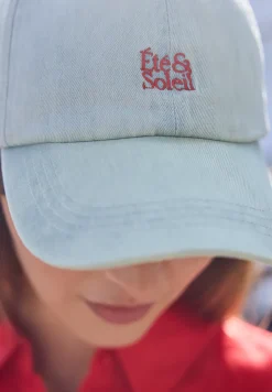 Cap met Wording Artwork