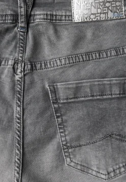 Casual fit denim shorts
