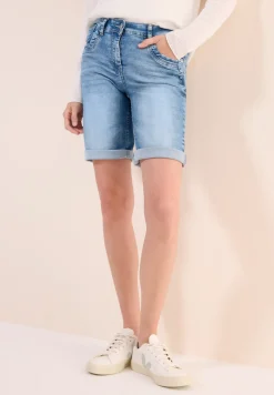 Casual fit denim shorts