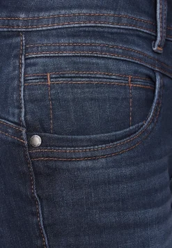 Casual fit jeans