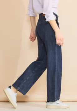 Casual fit jeans