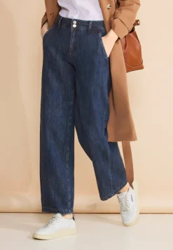 Casual fit jeans