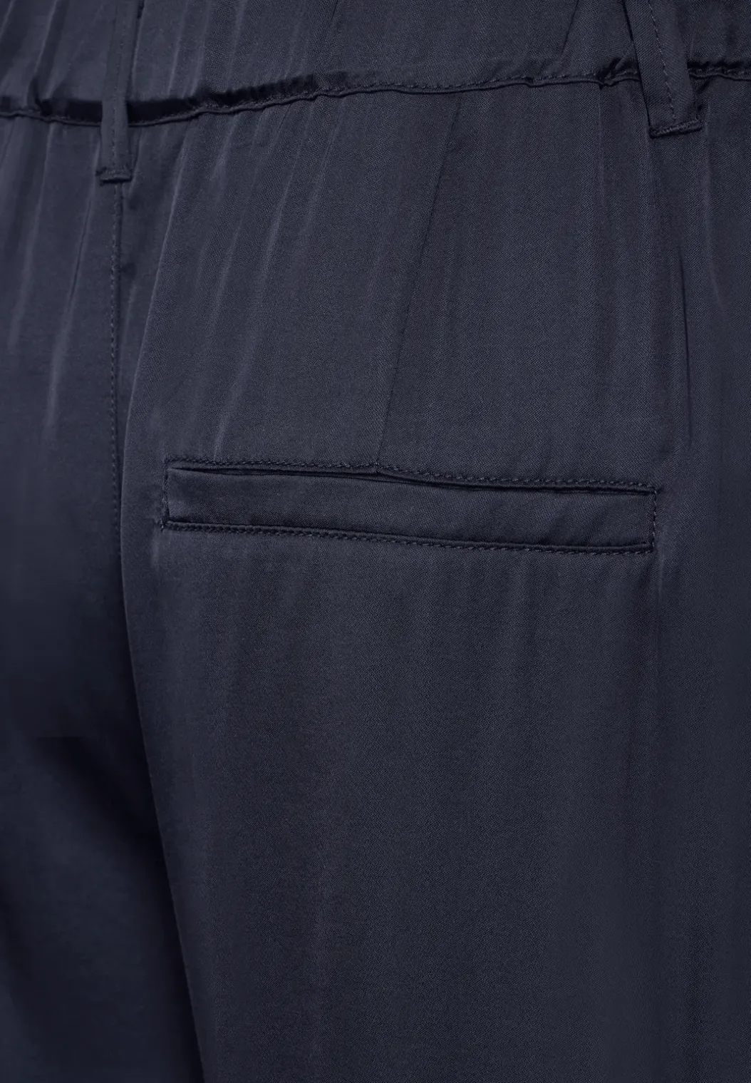 Casual fit satijnen broek