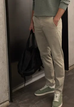 Chino met elastische tailleband