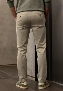 Chino met elastische tailleband