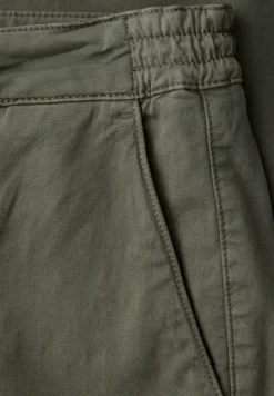 Chino met elastische tailleband