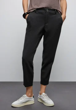 Chino met tapedetails