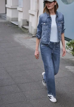 Denim jack met knopen en rugprint