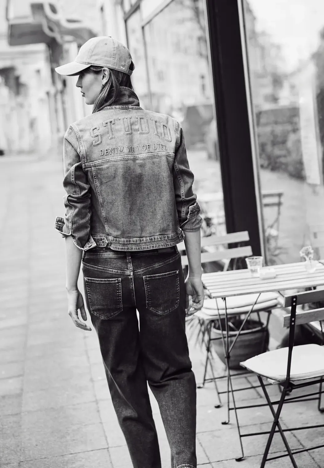 Denim jack met knopen en rugprint