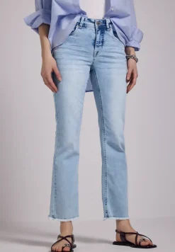 Flared jeans