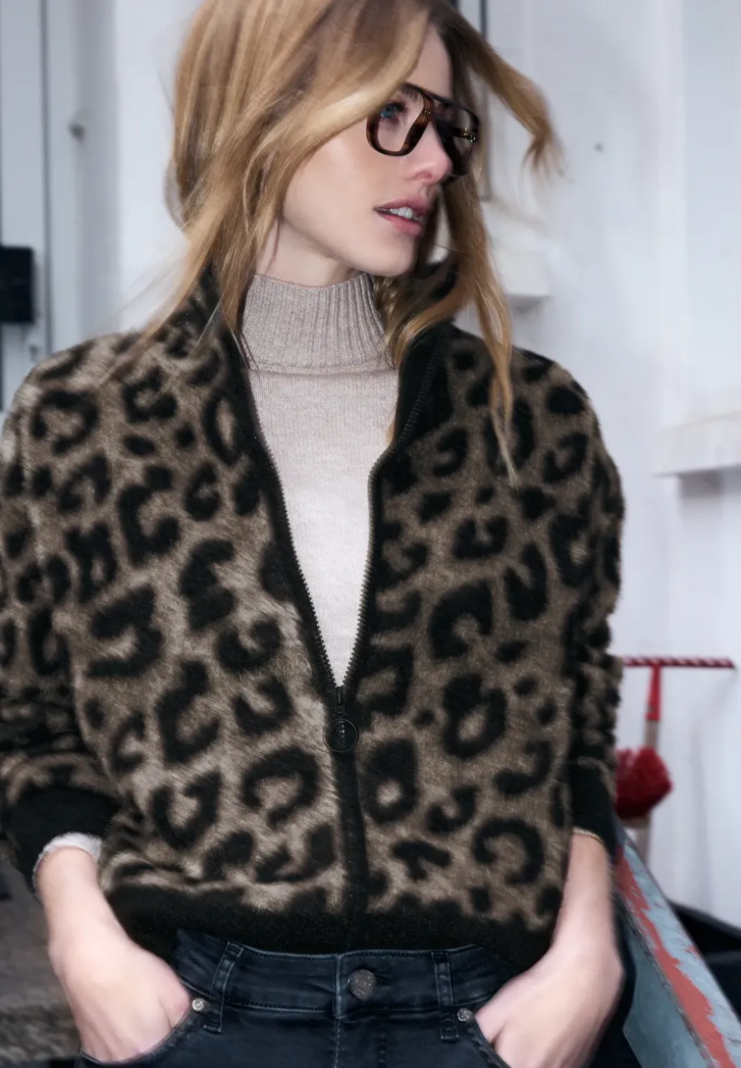 Fluffy leo vest