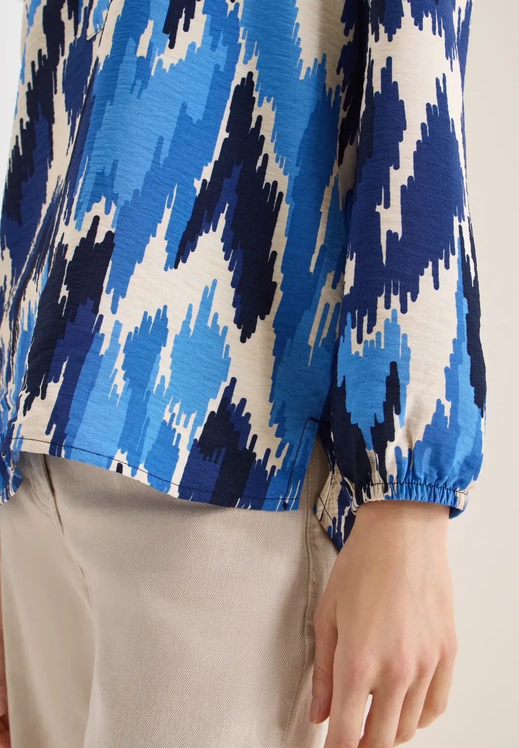 Gedessineerde blouse