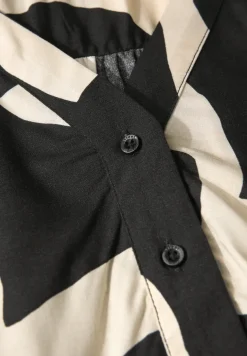 Gedessineerde blouse