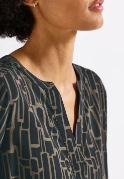 Gedessineerde blouse
