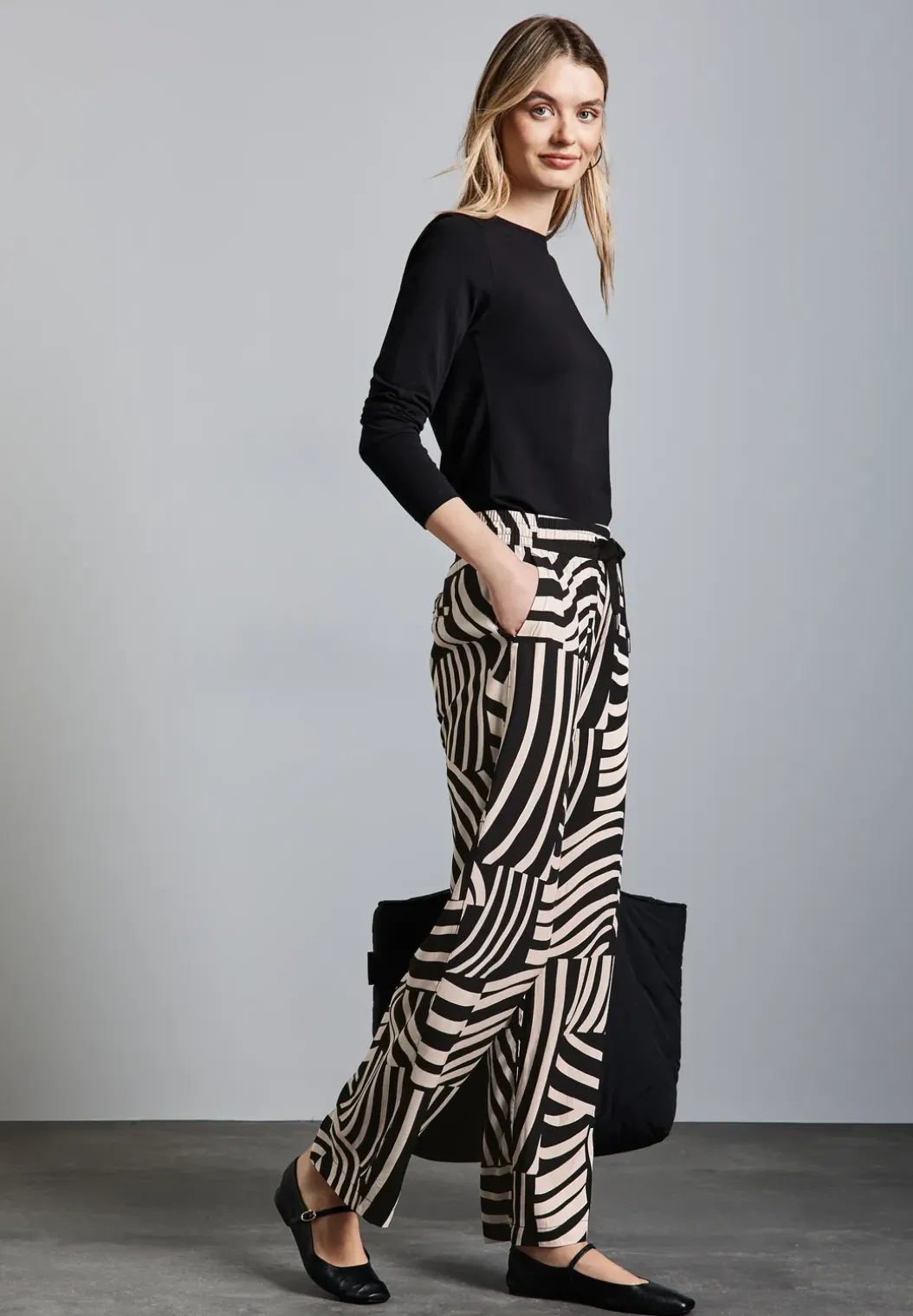 Gedessineerde broek met wijde pijpen