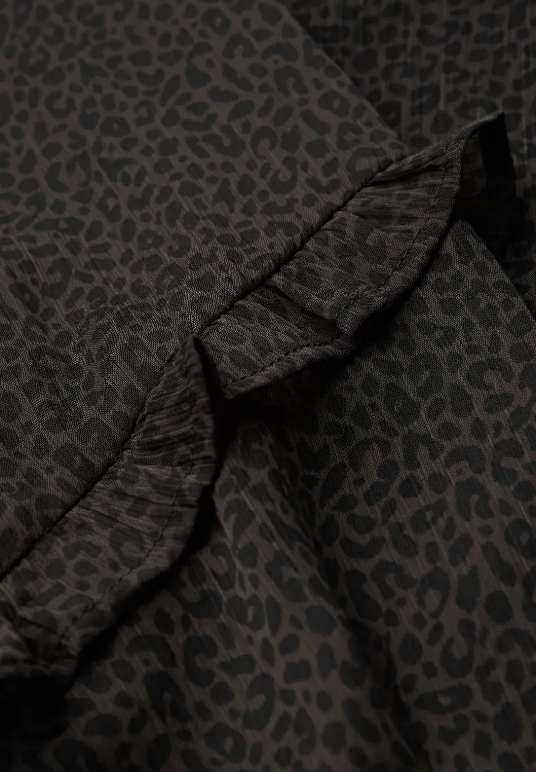 Gedessineerde chiffon jurk