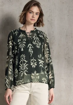 Gedessineerde chiffontuniek