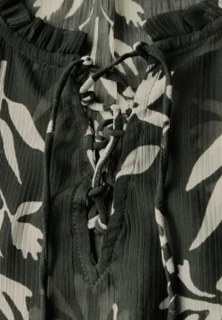 Gedessineerde chiffontuniek