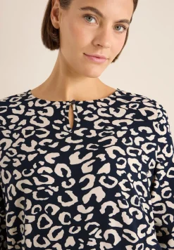 Gedessineerde blouse