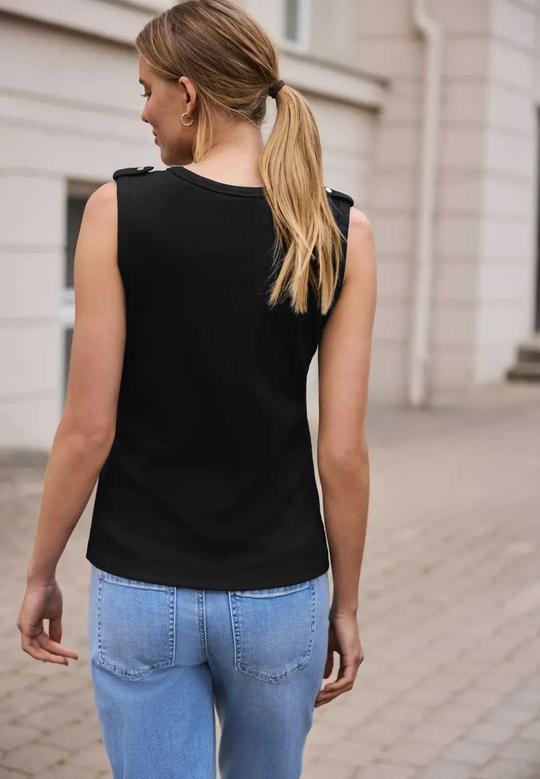 Geribbelde top met knoopdetail