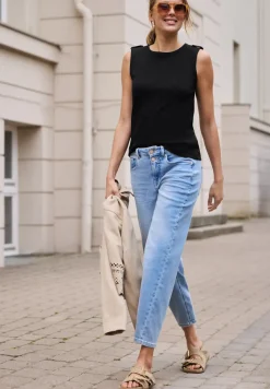 Geribbelde top met knoopdetail