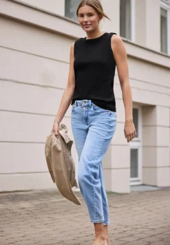 Geribbelde top met knoopdetail