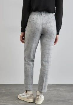 Geruite chino's