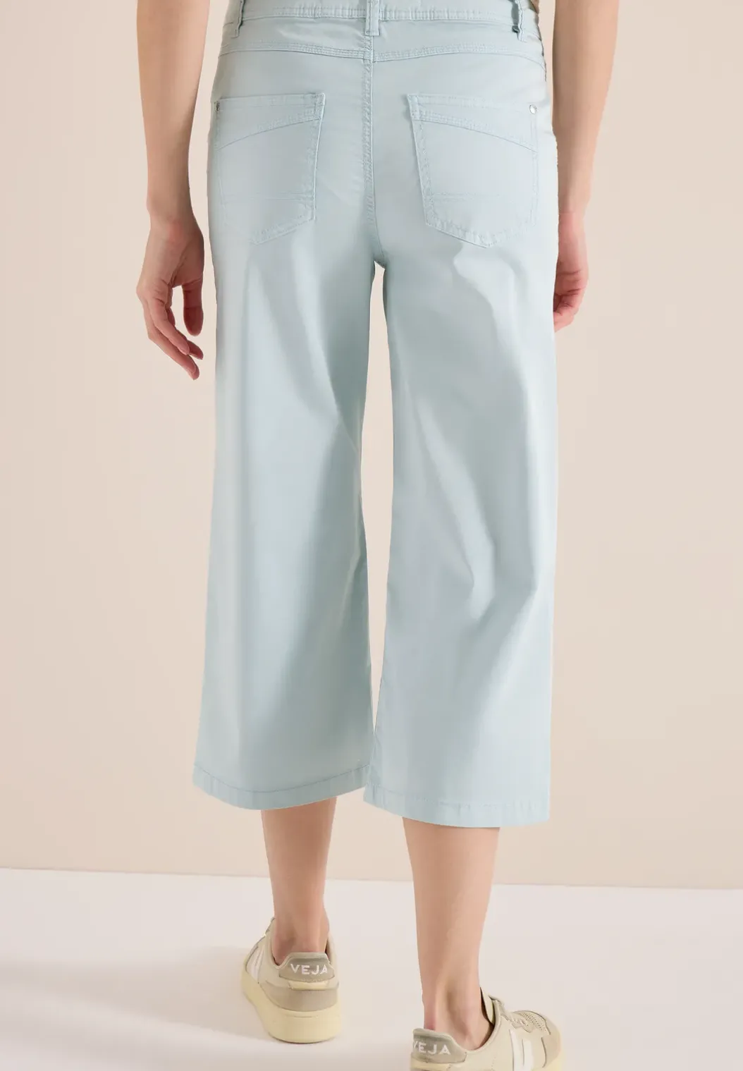 High Waist broek met uitlopende pijpen in Loose Fit
