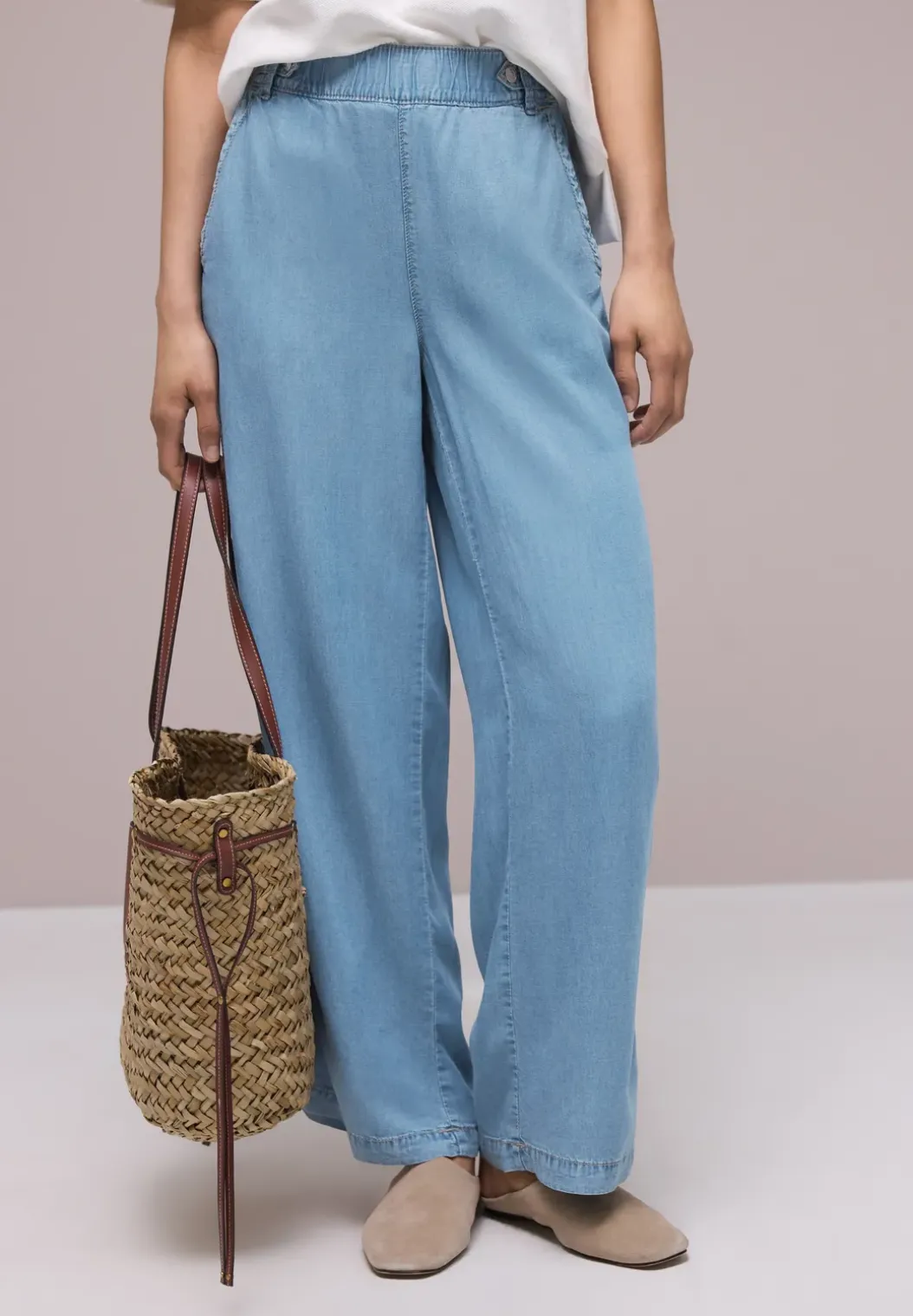 High Waist broek met Wide Legs en knoopdetails