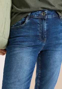 High Waist denim shorts met slanke pijpen in Slim Fit