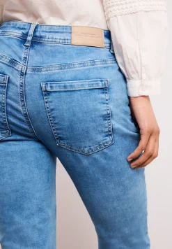 High Waist jeans met flared pijpen en decoratieve zoom