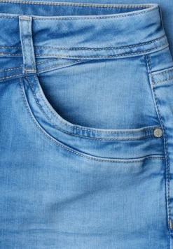 High Waist jeans met flared pijpen en decoratieve zoom