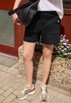High Waist shorts met knoopdetail