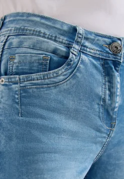 High Waist straight leg jeans in Slim Fit