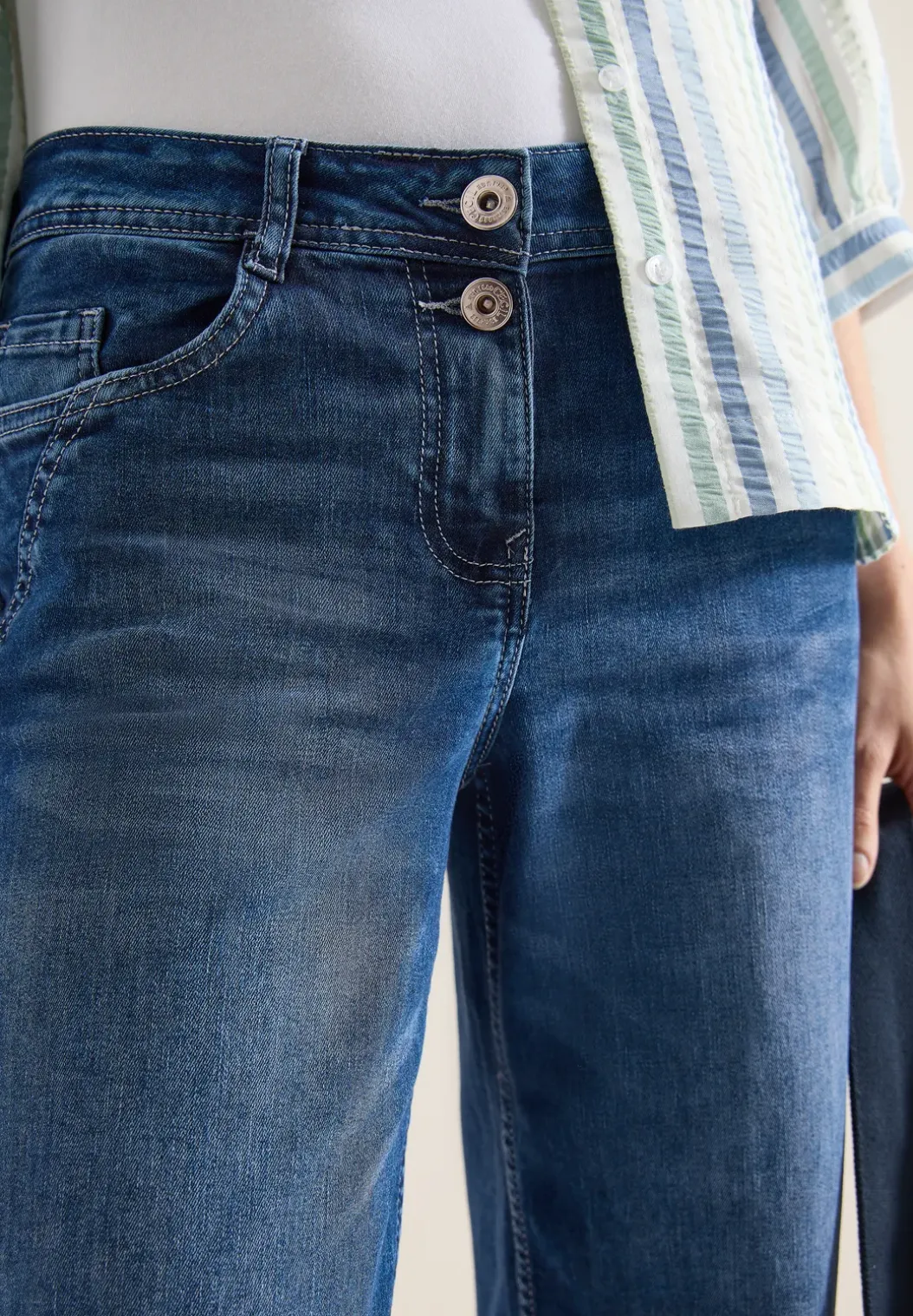 High Waist Wide Legs jeans in Loose Fit