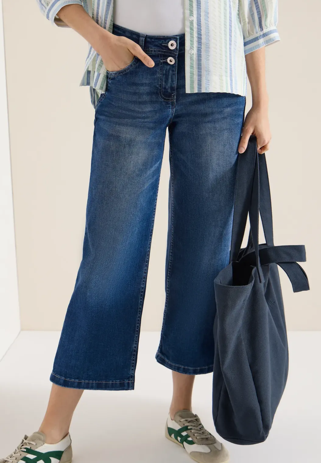 High Waist Wide Legs jeans in Loose Fit