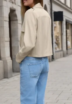 Jas in trench look