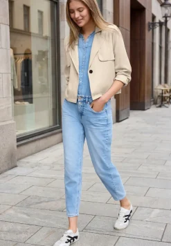 Jas in trench look