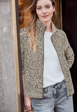 Jas met leopatroon