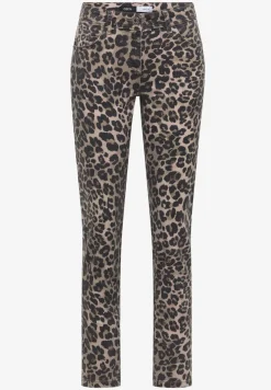 Jeans in leo look