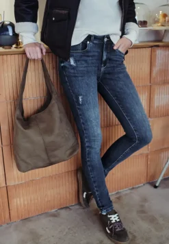 Jeans met destroyed details