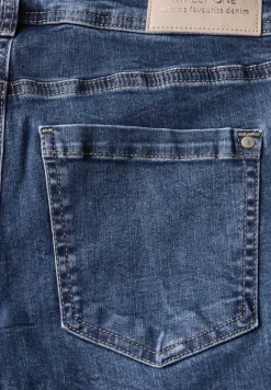 Jeans met destroyed details