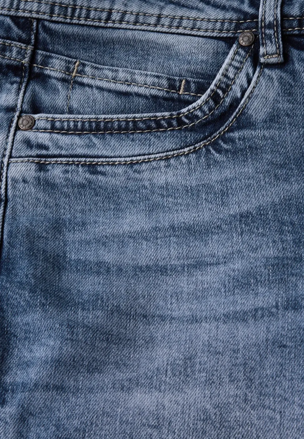 Jeans met destroyed details