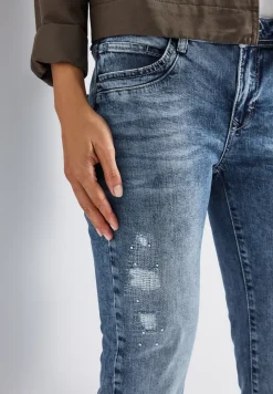 Jeans met destroyed details