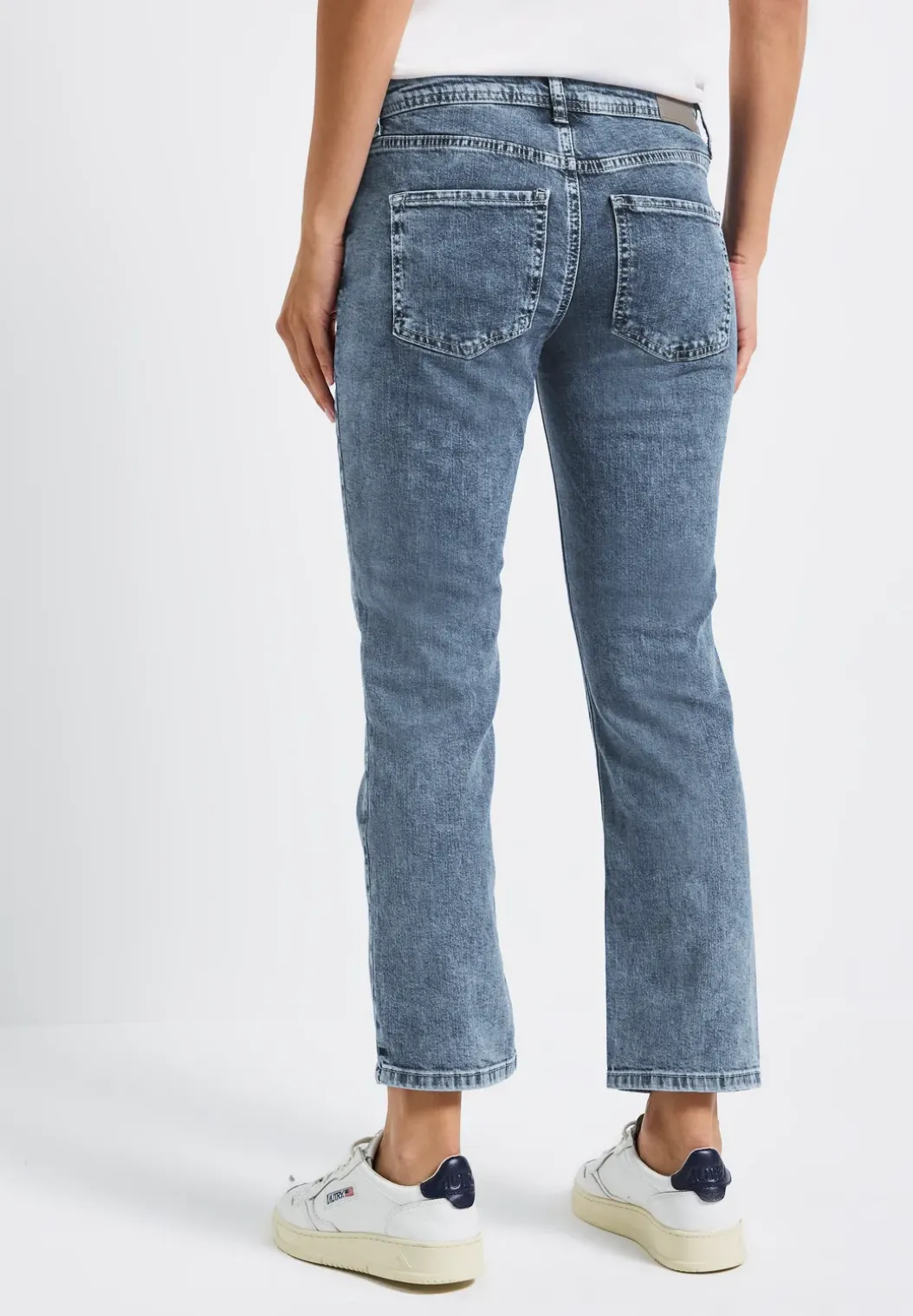 Jeans met destroyed details